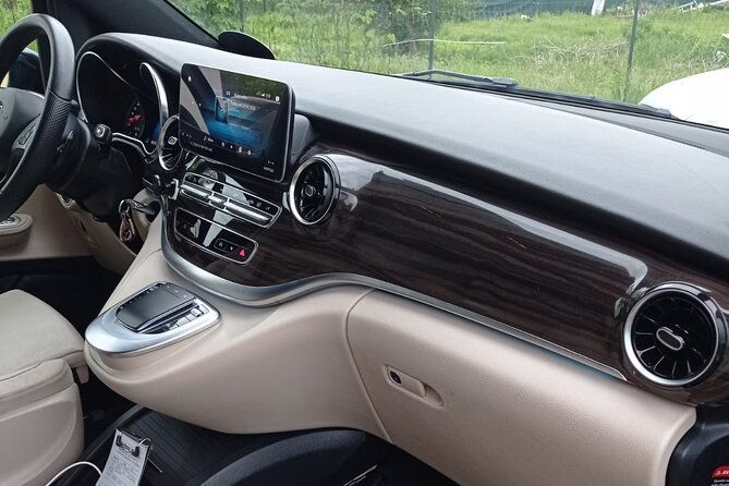 luxury-private-transfer-from-fiumicino-airport-to-rome-center