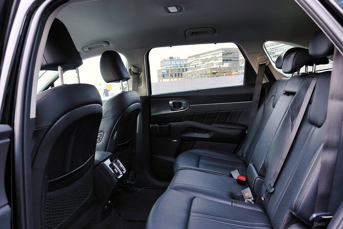 luxury-private-transfer-from-keflavik-airport-to-reykjavik
