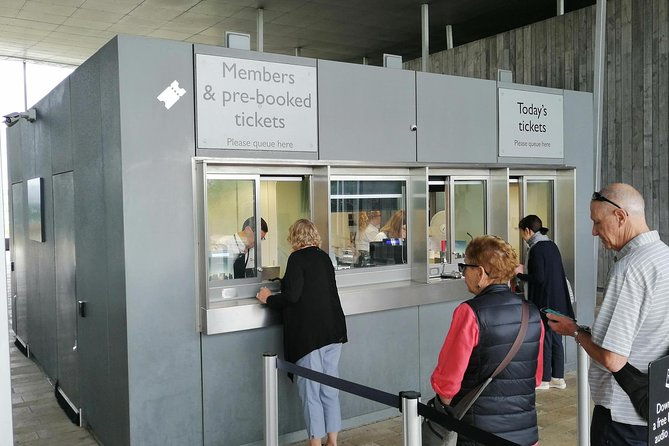 luxury-private-vehicle-day-hire-from-to-london-via-stonehenge-lacock-and-bath-2