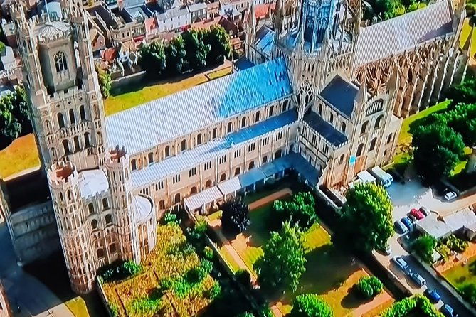 luxury-private-vehicle-day-hire-london-via-duxford-imperial-war-museum-ely