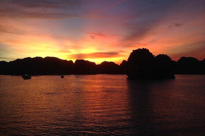 Luxury Sunset Tour: Kayaking and swimming to admire Lan Ha Bay - FAQ