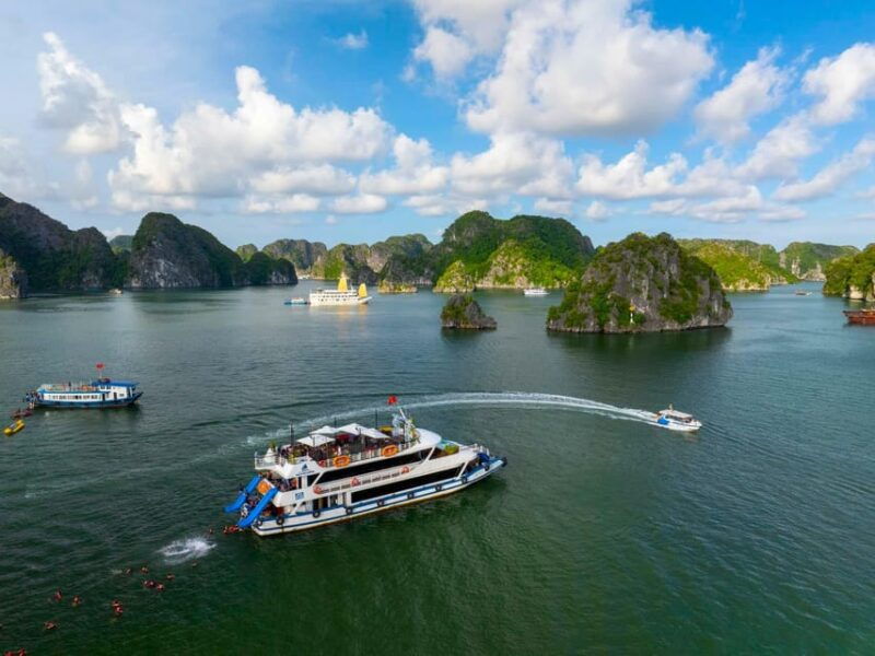 luxury-sunset-tour-lan-ha-bay-kayak-water-slides-jacuzzi