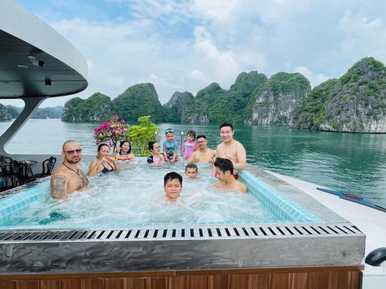 luxury-sunset-tour-lan-ha-bay-kayak-water-slides-jacuzzi