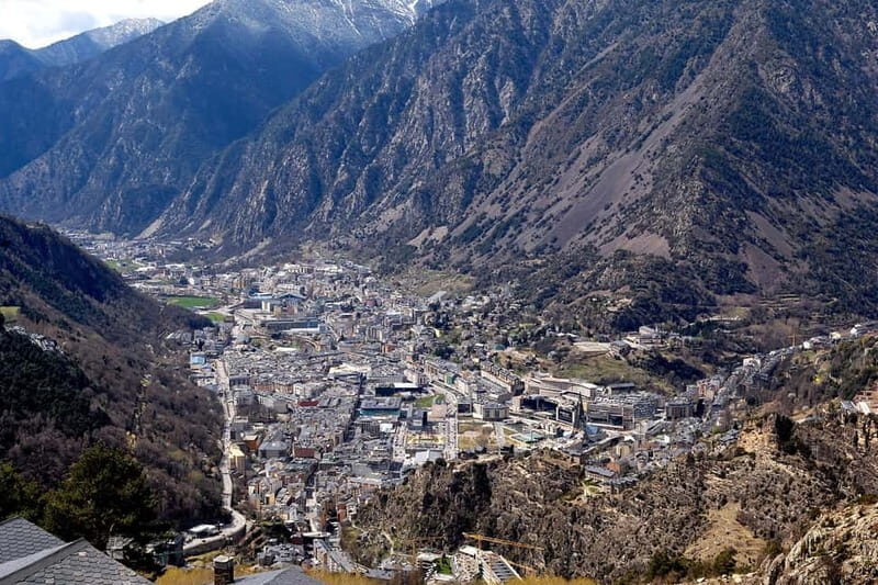 Luxury Tour Andorra with snow driving course from Barcelona - FAQs