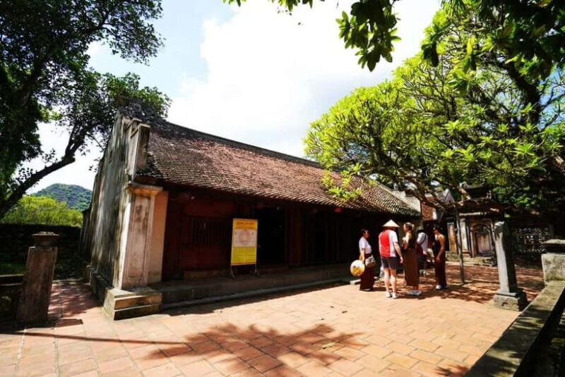 Luxury Tour Bich Dong Pagoda-Hoa Lu-Tam Coc-Mua Cave-Biking - Key Points