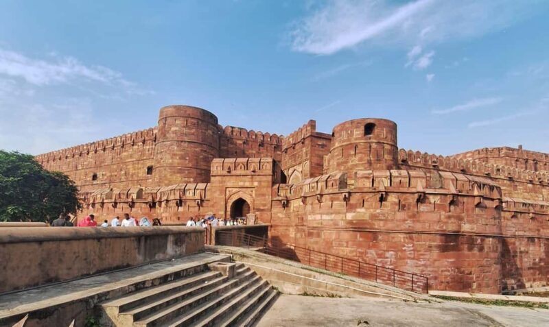 Luxury train tour from Delhi to Agra - Key Points