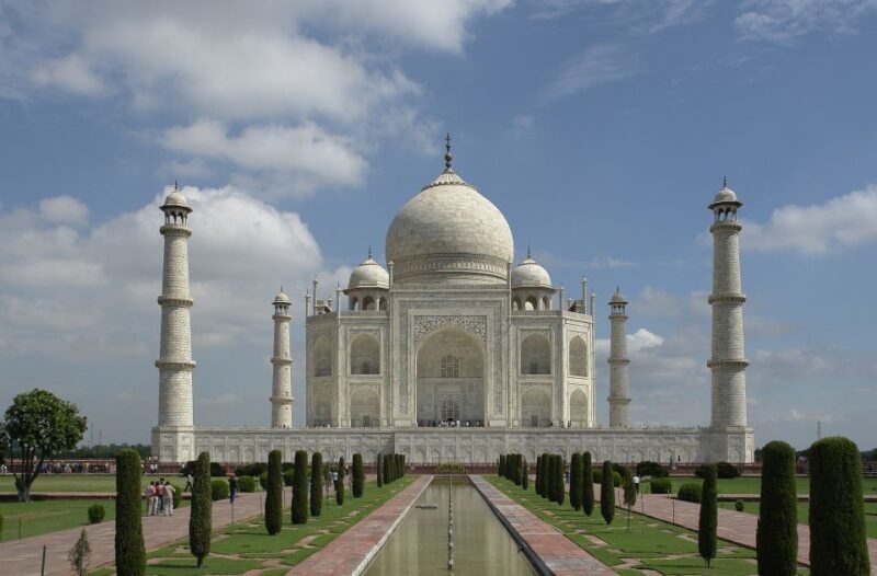 Luxury train tour from Delhi to Agra - Arriving in Style: The Transportation Experience
