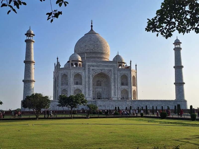 Luxury train tour from Delhi to Agra - FAQ