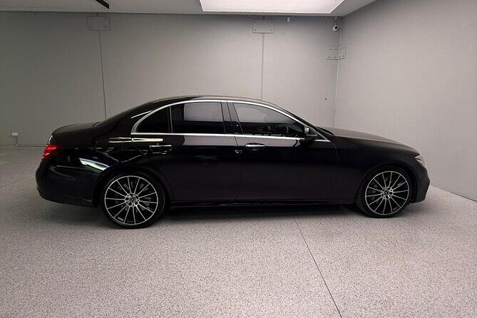 Luxury Vehicle Transfer Brisbane Airport to Gold Coast Hotels - Service and Support