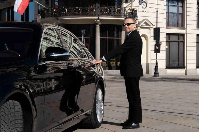 luxury-warsaw-chopin-airport-transfer-by-private-limousine