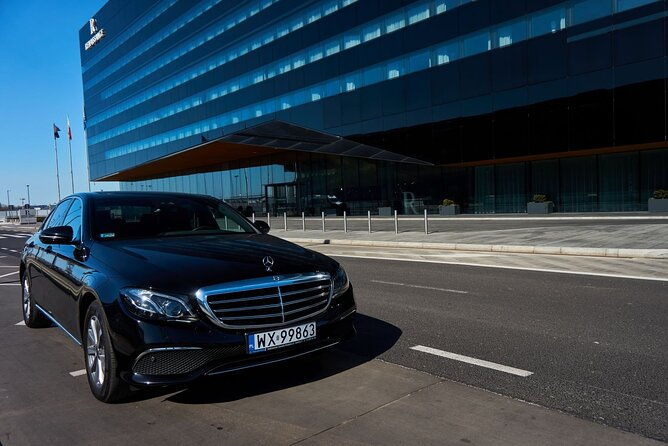 luxury-warsaw-chopin-airport-transfer-by-private-limousine