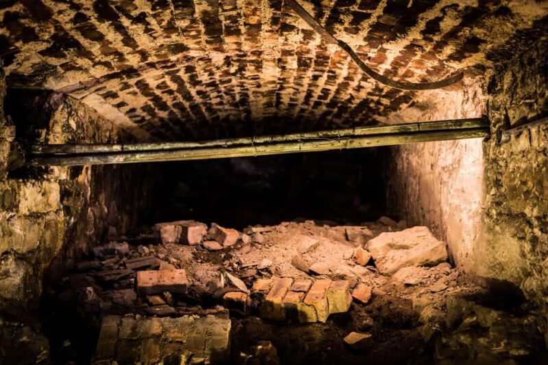 Luxury Whisky Tasting in Edinburgh's Underground Vaults - The Whiskies & Regional Diversity