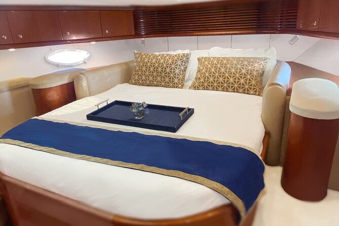 luxury-yacht-65-sunseeker-from-palm-beach