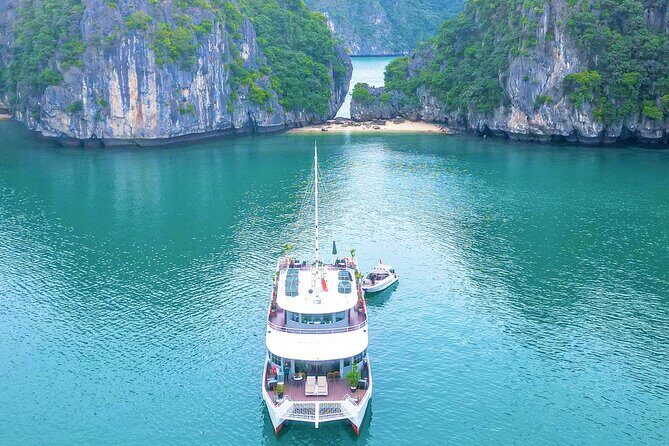 Luxury Yacht Day Trip Halong and Lan Ha Bay Catamaran - Exploring the Itinerary: What to Expect From This Luxury Day Trip