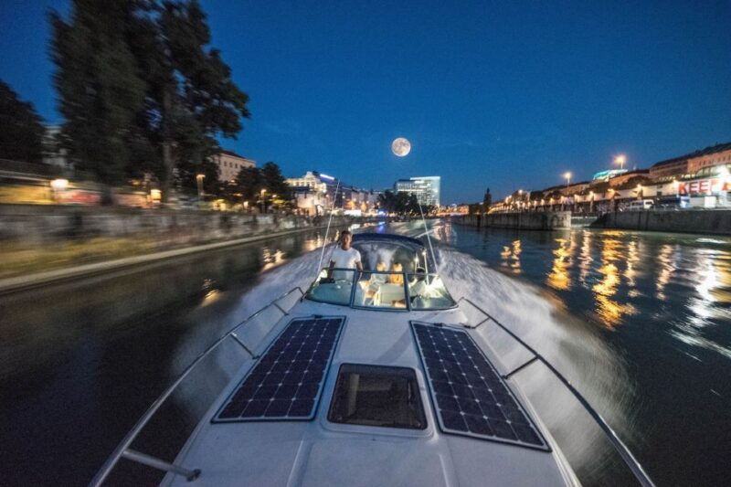 luxury-yacht-experience-on-danube-in-vienna