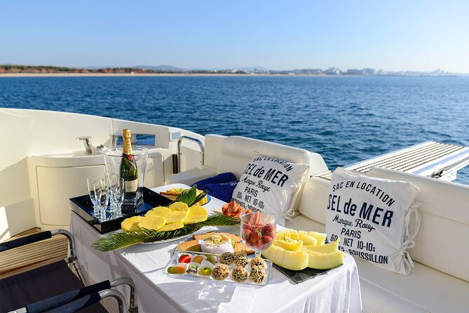 luxury-yacht-rental-and-boat-trip-along-coast-line-benagil-caves