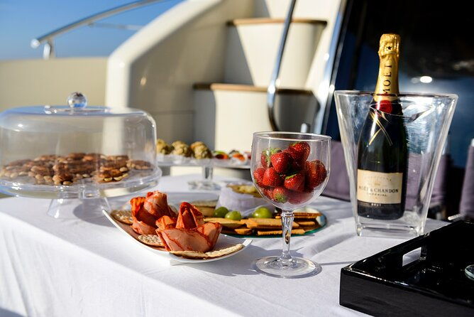 luxury-yacht-rental-and-boat-trip-along-coast-line-benagil-caves