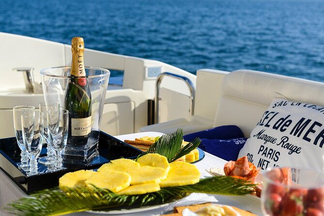 luxury-yacht-rental-and-boat-trip-along-coast-line-benagil-caves
