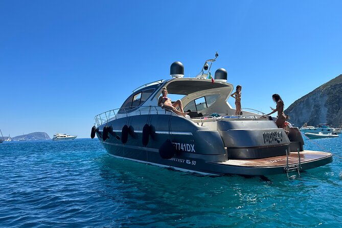 luxury-yacht-tour-amalfi-coast-and-capri-all-inclusive-2