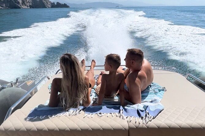 luxury-yacht-tour-amalfi-coast-and-capri-all-inclusive-2