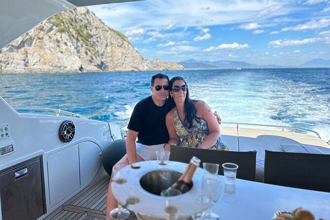 luxury-yacht-tour-amalfi-coast-and-capri-all-inclusive