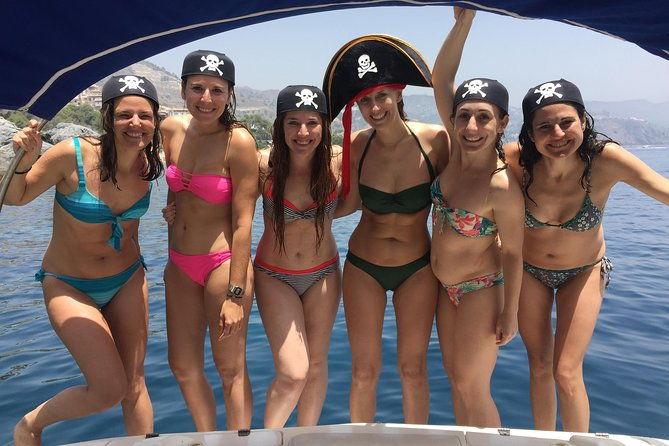luxury-yatch-trips-open-bar-tapas-paddle-surf-snorkel