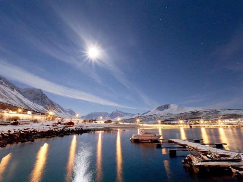 lyngenalps-northern-lights-snowmobile-safari
