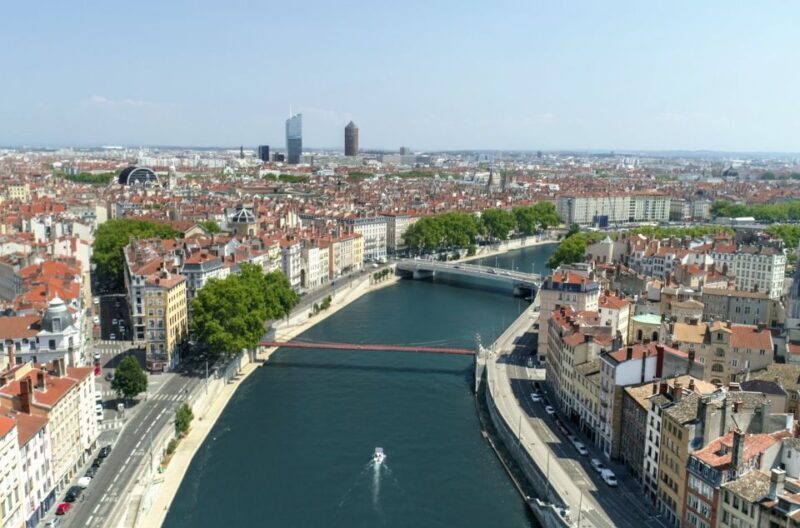 Lyon: Boat Rental without a License - Practical Tips for Your Rental