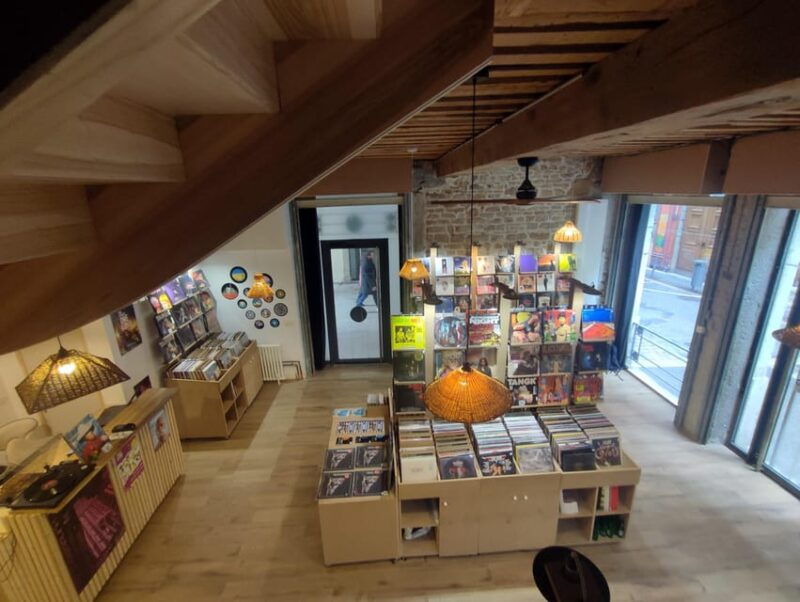 lyon-croix-rousse-wine-tasting-vinyl-record-tour