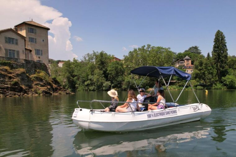lyon-from-confluence-to-barbe-island-in-electric-boat