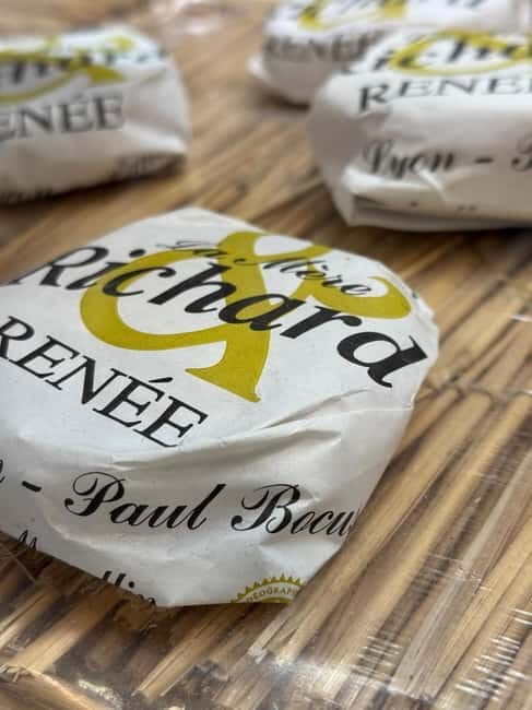Lyon: Halles Paul Bocuse Lunchtime Food Tour with Tastings - An In-Depth Look at the Tour Experience
