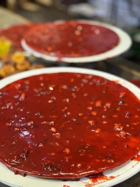 Lyon: Halles Paul Bocuse Lunchtime Food Tour with Tastings - Why This Tour Works