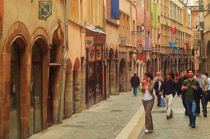 lyon-highlights-secrets-walking-guided-tour-small-group-including-funicular