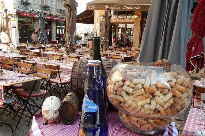 lyon-old-town-food-wine-tasting-tour-including-a-bouchon-lyonnais-2