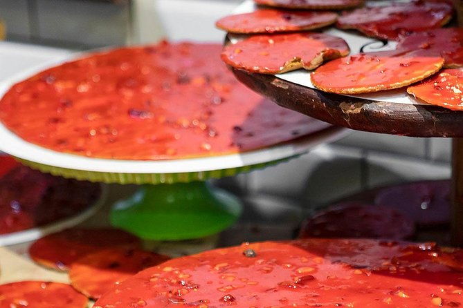 lyon-paul-bocuse-market-food-tour