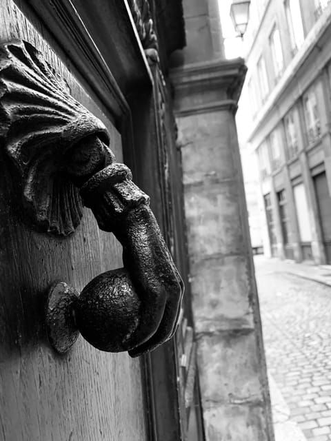 lyon-private-walking-tour-of-traboules-in-the-old-town