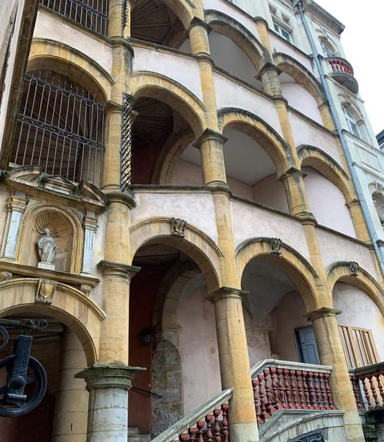 lyon-private-walking-tour-of-traboules-in-the-old-town