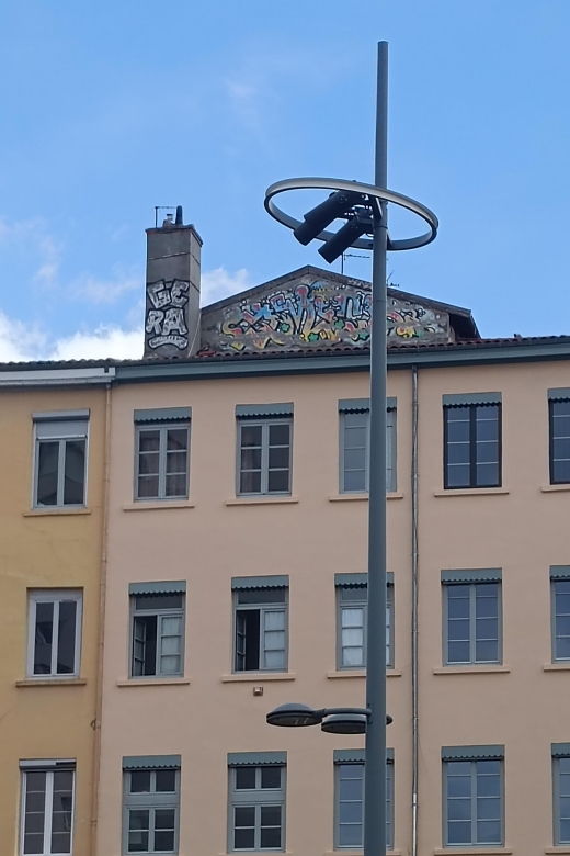 lyon-street-art-in-the-croix-rousse-district