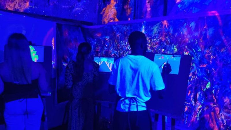 lyon-tarot-reading-and-neon-painting-workshop