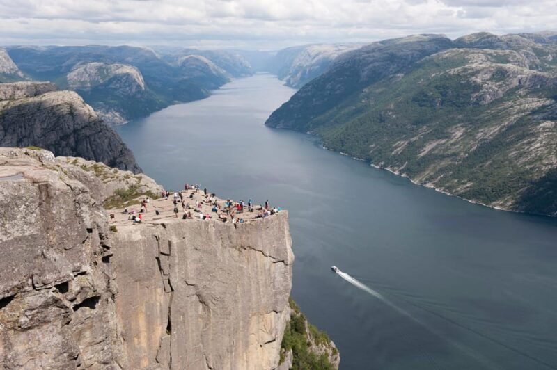 lysefjorden-4-day-cycling-tour-with-preikestolen-hike