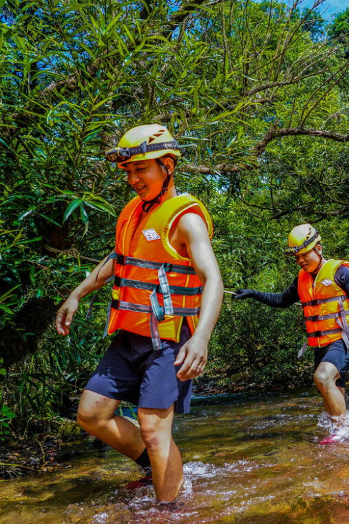 ma-da-valley-jungle-camping-2d1n