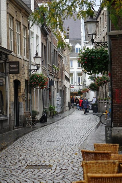 maastricht-day-trip-from-amsterdam-with-3-country-point