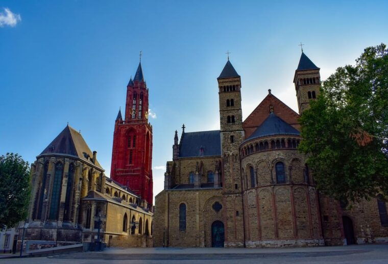 maastricht-day-trip-from-amsterdam-with-3-country-point