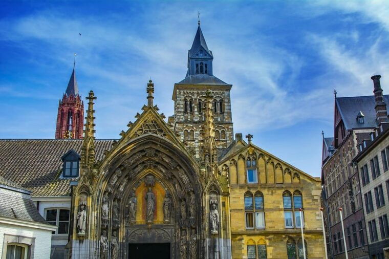 maastricht-in-1-day-walking-tour-with-digital-guide
