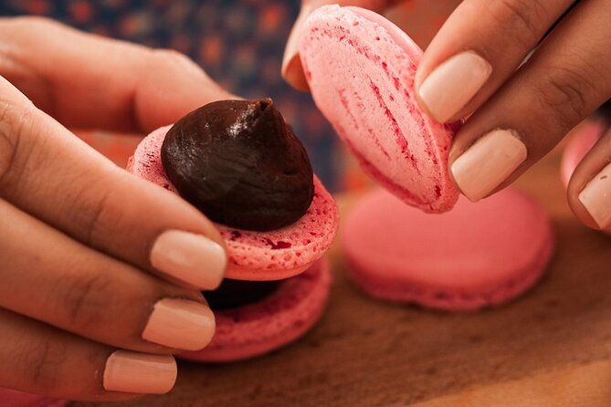 macaron-baking-class-near-eiffel-towel