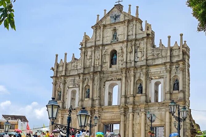 Macau Tour luxury MPV limousines pick up from Hong Kong - Macau Tour with Luxury MPV Limousine Pickup from Hong Kong: A Detailed Look