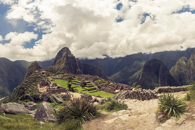 machu-picchu-by-bus-with-overnight