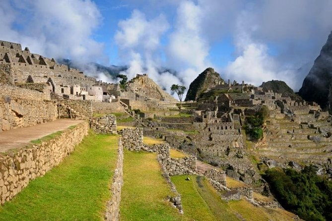 machu-picchu-by-car-2-days