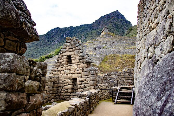 machu-picchu-full-day-group-services