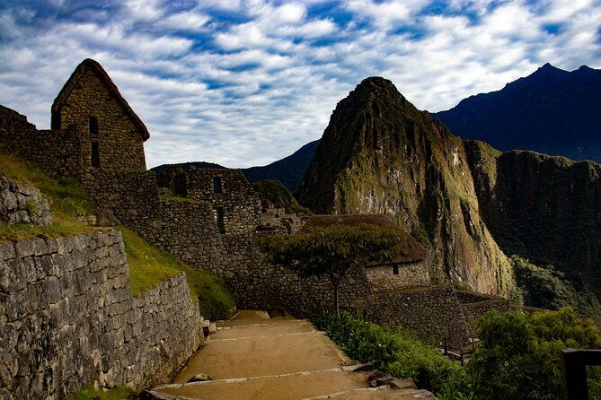 machu-picchu-full-day-group-services